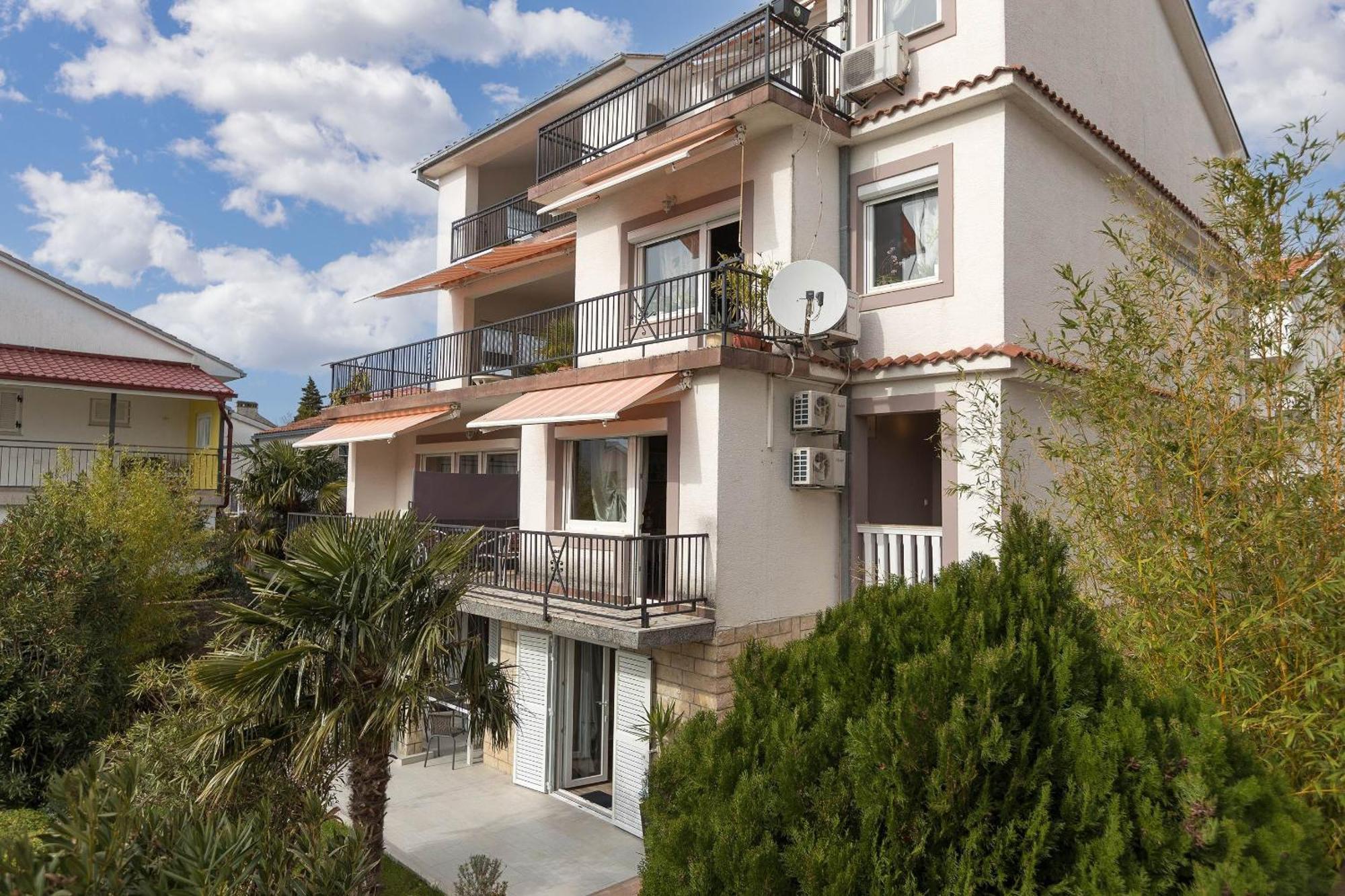 Apartments Karmen 1 Crikvenica Exterior photo