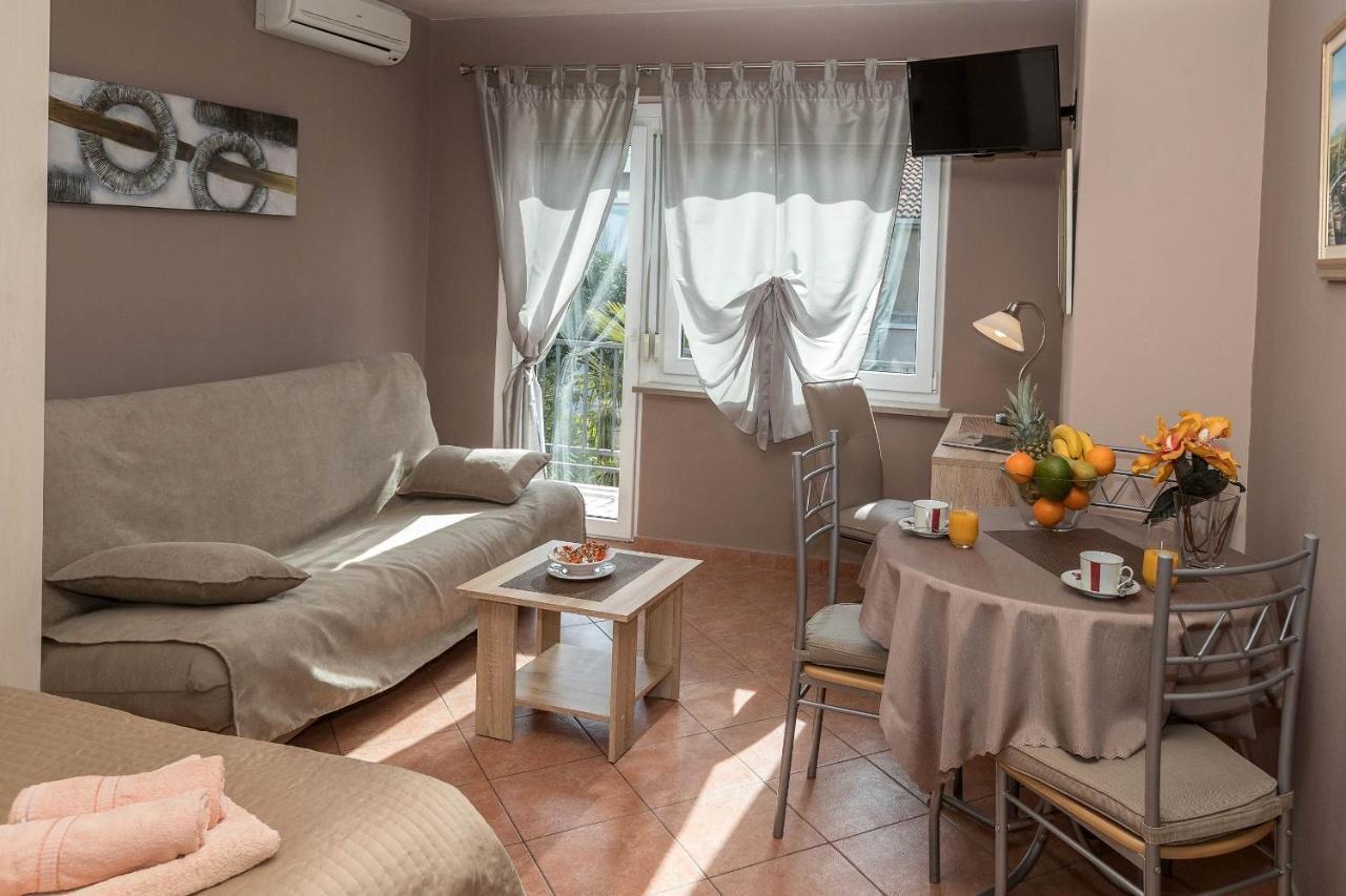 Apartments Karmen 1 Crikvenica Exterior photo