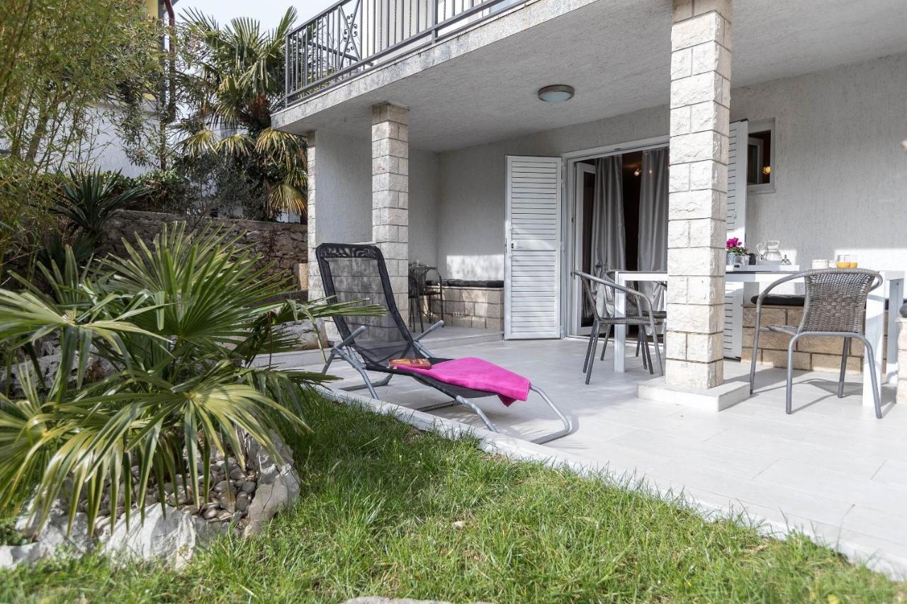 Apartments Karmen 1 Crikvenica Exterior photo